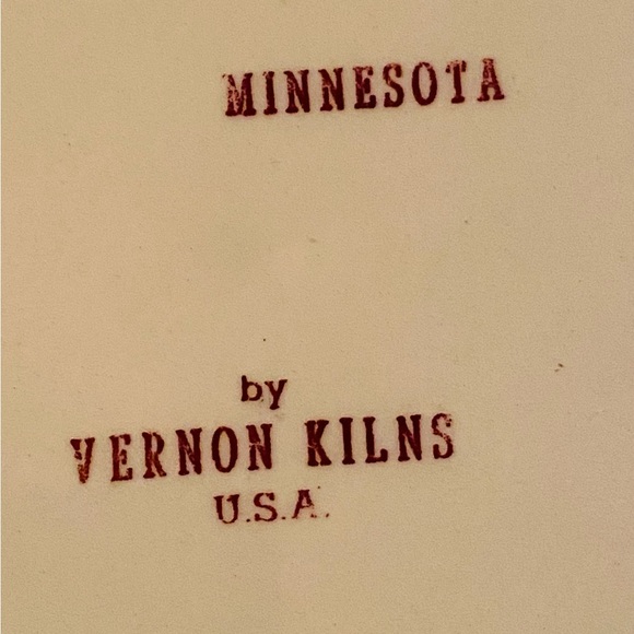 Vernon Kilns “Minnesota” State Collectible Plate Red Back Printing Offset - Picture 4 of 4